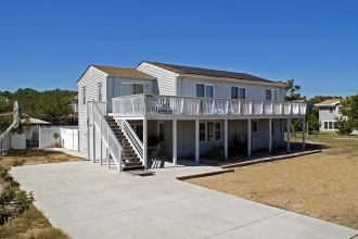 Comfortable Nautical Theme Beach Home w/ pool & gazebo, 500' from beach