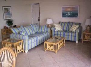 2 Bedrooms Condo Holiday Villas