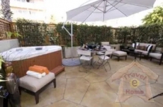 2 Bedrooms Condo Perfect La