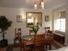 2 Bedrooms Apartment Balfour Apartment