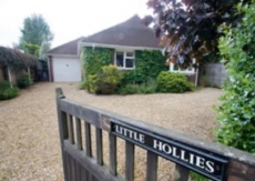 2 Bedrooms Bungalow Little Hollies