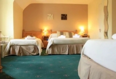 6 Bedrooms BnB ParkHouse Bed