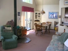 2 Bedrooms Chalet The Chalet