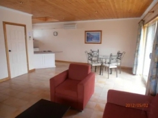 2 Bedrooms Apartment Adelaide Two