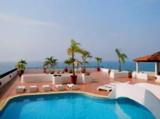 Ocean view Condo 1 Block from Los Muertos Beach