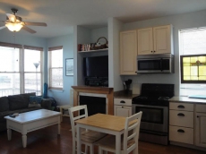 Dolphin Watch - Charming - Cozy - Oceanfront - Beachfront!