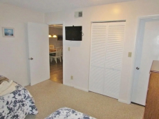 Great 1st Floor Corner Unit GREAT RATES for remaining Summer Weeks