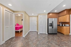 Beachfront Condo w/ Restaurant, Pool & Hot Tub