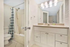 Charming, dog-friendly condo w/ a shared pool, hot tub - short walk to the beach