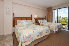First Floor Ocean Front Studio with Kitchenette Sleeps 4 SPRING MEGA SALE