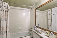 Oceanfront Resort Condo Steps to Daytona Beach!