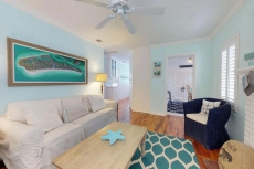 Adorable, vintage cottage w/ private pool & sundeck - walk to the beach!