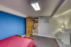 Lakefront home w/amazing water views, sauna, & 17 acres