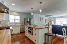 Classy condominium with patio and balcony - near the lake!