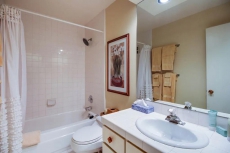 Sunny townhouse w/ views, summer pool, & ski bus pick-up!