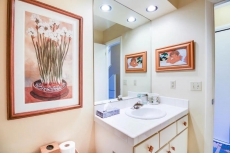 Sunny townhouse w/ views, summer pool, & ski bus pick-up!