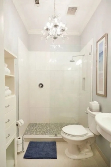 Romantic Jones St Getaway in Center of Historic District. Walk to it All!