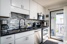 Cove At Sandy Point 202 Overlooking Natural Preserve With A Pool