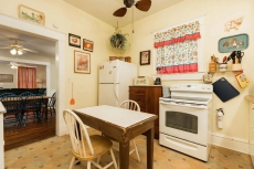 Dog-friendly cottage with fenced backyard and outdoor shower!