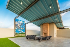 1961 Shasta, perfect for glamping, with private bathroom & shared pool!