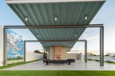 Glamp in style in a 1961 Shasta w/ private bathroom, WiFi & shared pool!