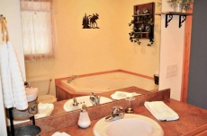 Wilderness Retreat-Flat land, paved roads all the way,focal to other cities