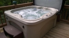 2 Bed/Bath Suites for Total Privacy In A Cozy Tree Top Cabin w/ Easy Access