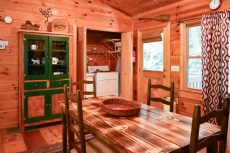2 Bed/Bath Suites for Total Privacy In A Cozy Tree Top Cabin w/ Easy Access