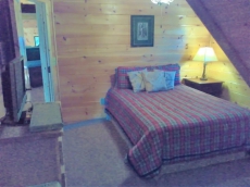 AWESOME LONG RANGE MTN VIEW, HOT TUB, WOOD BURNING FIREPLACE, POOL TABLE