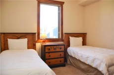 Beautifully Decorated On-Mountain Townhome! Ski-In/Out - by Ski Village Resorts