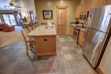 Best Hot Tubs & Pool in the Village! Walk to Summer Festivals!