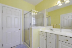 Huge Resort Townhome - Wi-Fi & Netflix - Ind/Outdoor Pools & Private Bay Beach