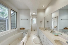 Spacious home w/ shared tennis courts and large kitchen! 1 dog welcome!