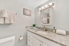 Beachfront getaway w/ ocean view, balcony & shared pool and tennis!