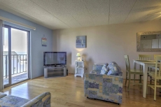 North Wildwood Beach Condo Steps from Jersey Shore
