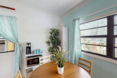 Charming & inviting beachside getaway w/ free Wi Fi-near dive shops & marina