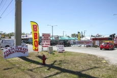 Charming & inviting beachside getaway w/ free Wi Fi-near dive shops & marina