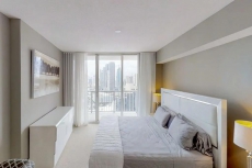 Comfortable condo w/ balcony views of city & bay