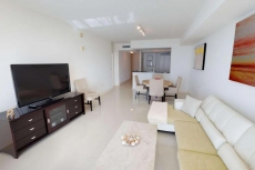 Breathtaking Oasis Grand Condo, Stunning River View, Resort Lifestyle, Free Parking & WiFi