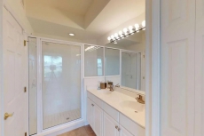 Beautiful Ground Floor Unit, Free WiFi, Social Club Membership Included, Enjoy Country Club Living!