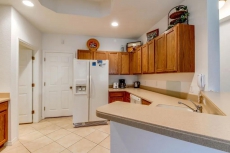 Family-friendly townhouse w/ shared pool - close to golf, beach & more!