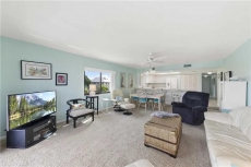 Pelican Watch 208, Sleeps 4, 2 Bedrooms, Beach Front, Pool, Elevator, WiFi