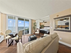 Estero Beach & Tennis 1206A, 1 Bedroom, Sleeps 4, Heated Pool, Elevator