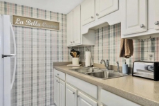 Gulf front condo w/screened-in balcony, ocean views, and shared pool Property overview