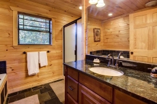 Custom-built dog-friendly cabin w/mountain views, hot tub, pool table & more!