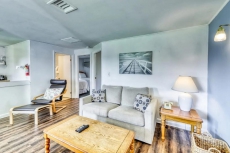 Island Inn - 1A - Oak Bluffs, MA