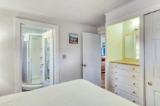 Island Inn - 10C - Oak Bluffs, MA