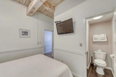 Island Inn - 30G - Oak Bluffs, MA