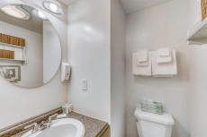 Island Inn - 34G - Oak Bluffs, MA