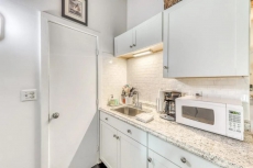 Island Inn - 34G - Oak Bluffs, MA